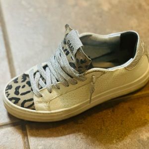 P448 Sneakers Size 7